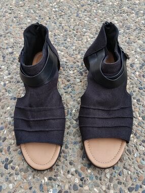 Comfortview Payton Women’s Black Open-Toe Knit Sandals Size 12